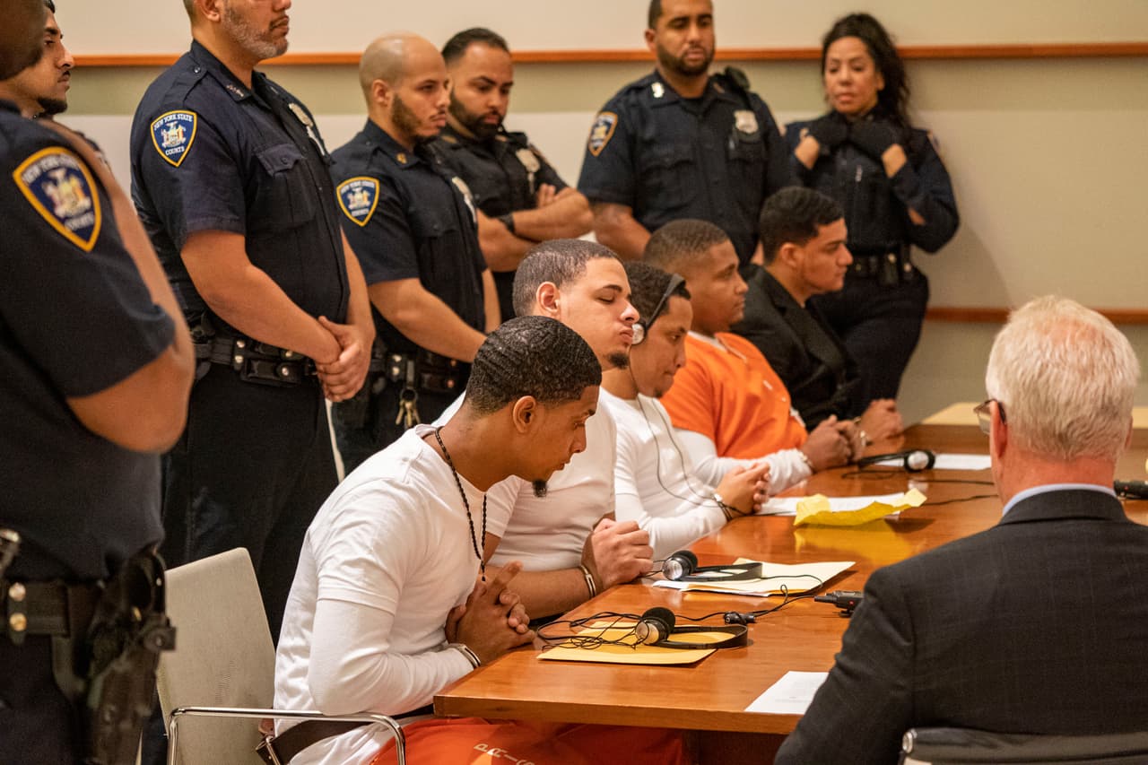 El asesinato del adolescente, cuyo sueño era ser policía, se supo a lo largo de todo el país. El lema "Justicia por Junior" se ha convertido en un sello del caso.