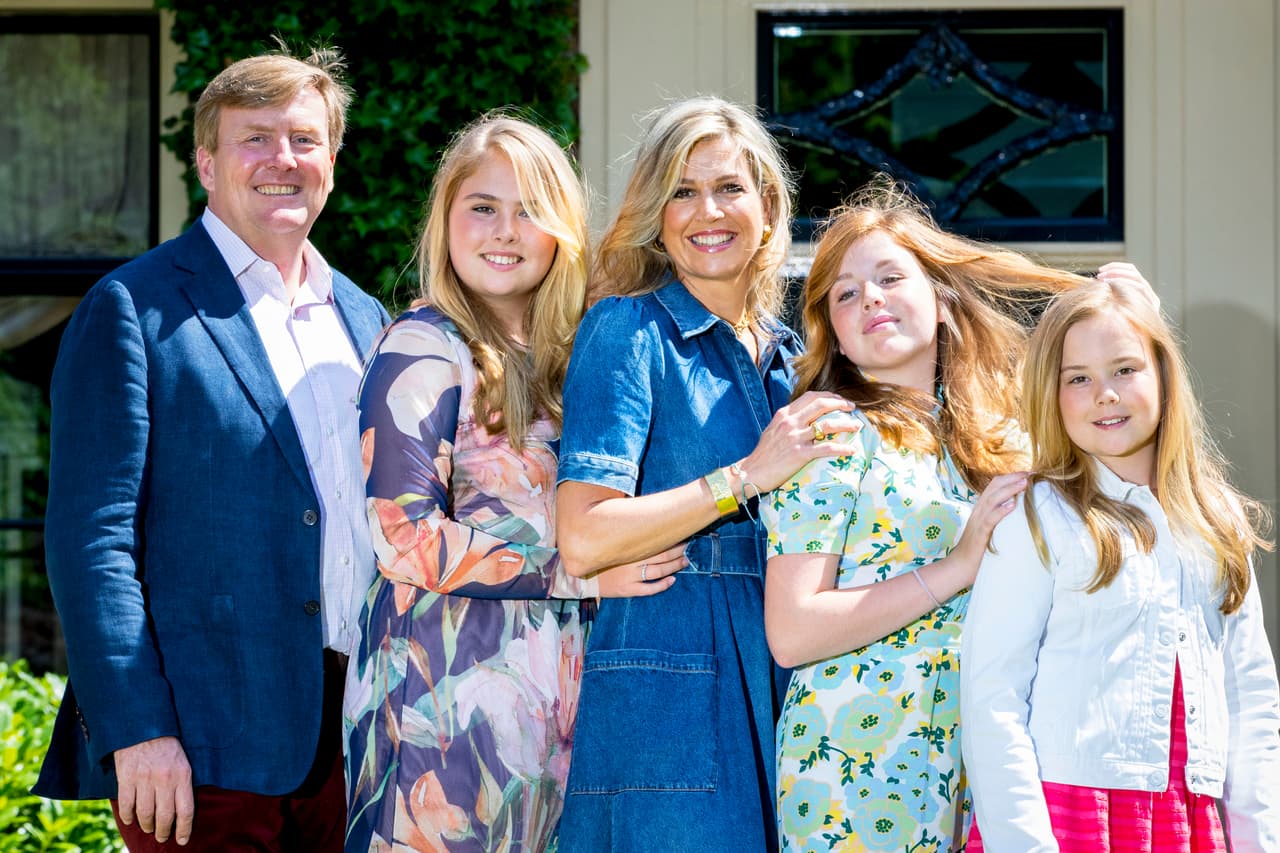 Así, sonriente, muy amada y rodeada de sus grandes cariños, Máxima recupera la sonrisa, para poder seguir adelante con su vida, después de las trágicas semanas que pasó hace un mes.