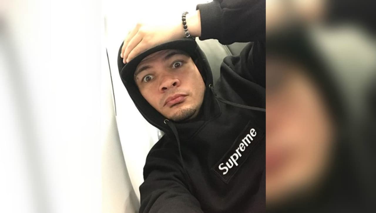 En público y frente a su hijo de 10 años, el reggaetonero Jowell y su expareja intercambian golpes