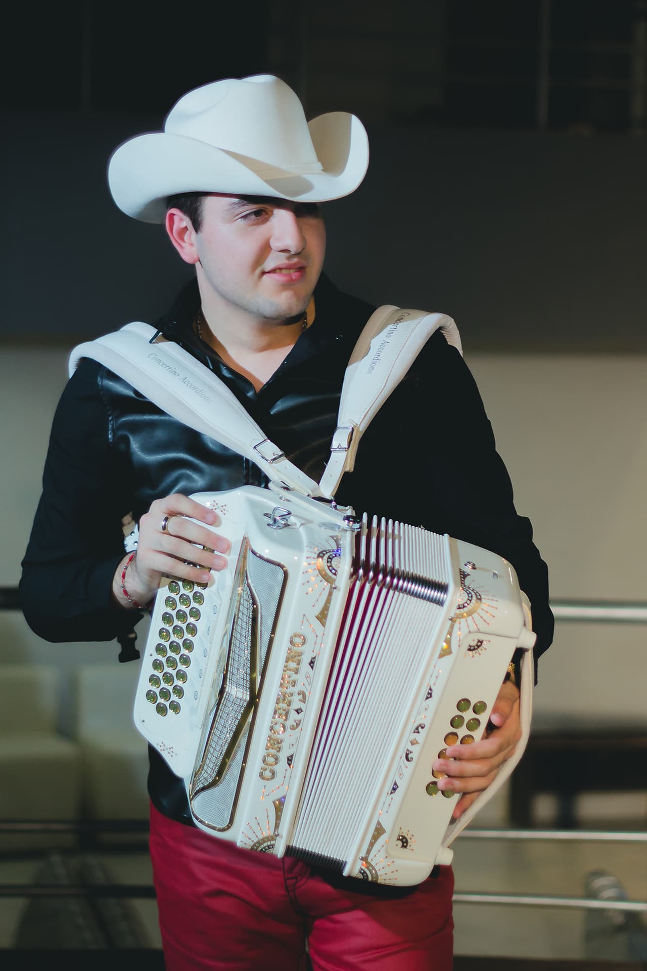 Jorge Valenzuela y su acordeón no podían faltar a esta mega fiesta de música latina.
