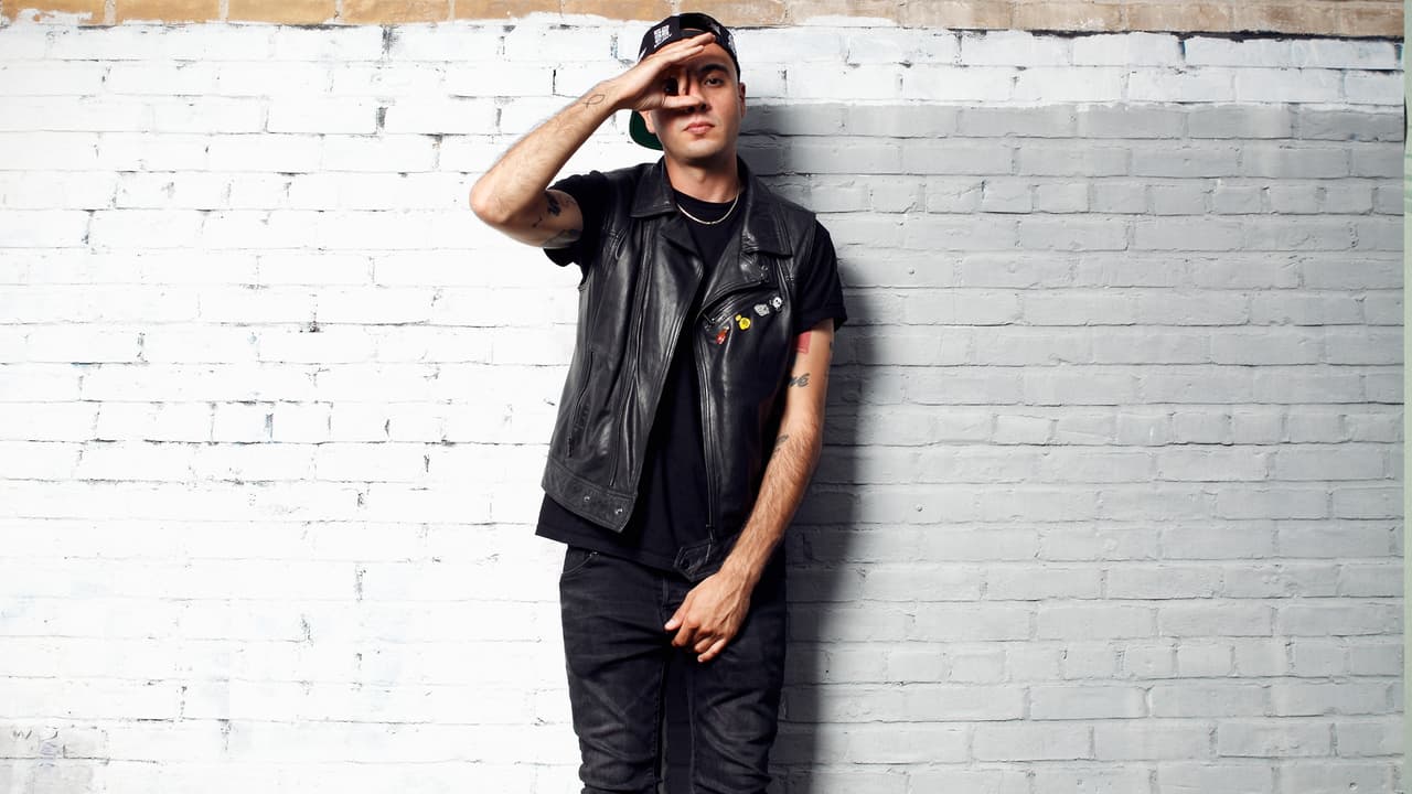 El productor y rapero MLKMN está más que listo para que todos disfruten de su 'Bounce'. El artista, originario de México, tiene toda una fusión de ritmos como hip-hop, cumbia y tejano que te fascinarán.