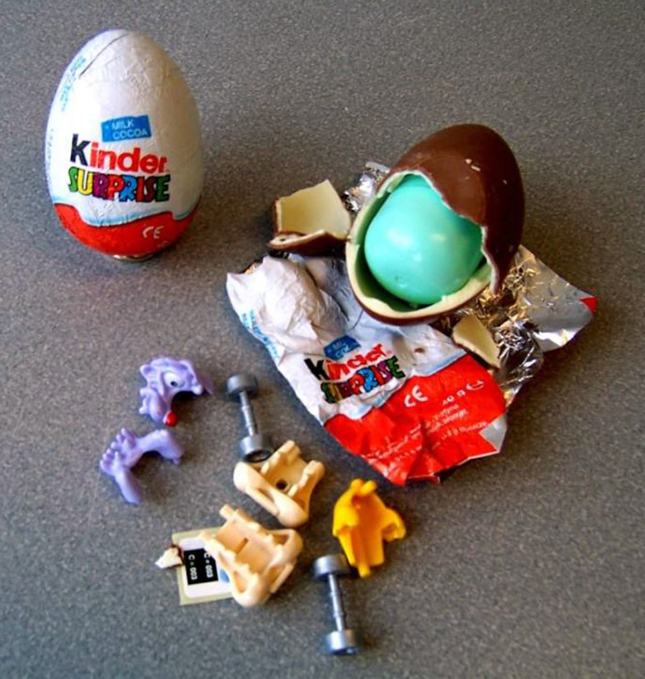 ¡Sorpresa! Hasta los dulces de chocolate "Kinder Surprise" han sido utilizados.