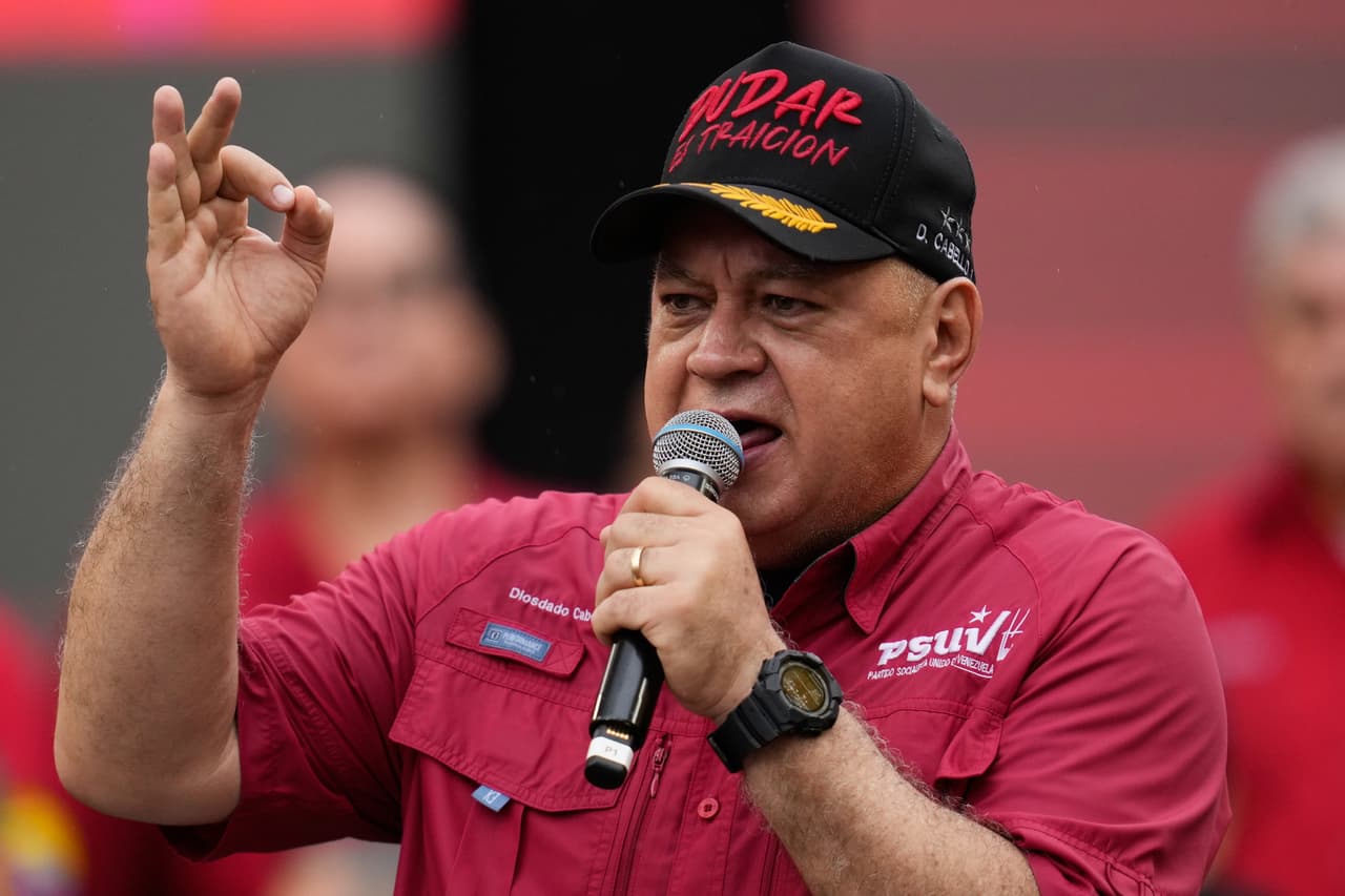 Diosdado Cabello dice que la prioridad del gobierno de Venezuela es traer de vuelta a Nicolás Maduro y su esposa