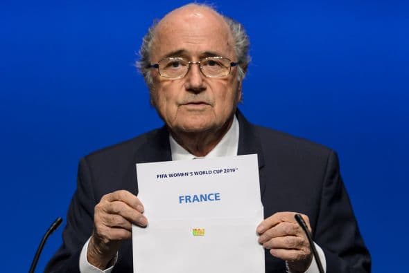 Blatter reveló a Francia como la sede del Mundial femenil de 2019.