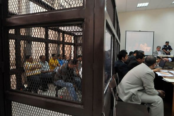 Con esta matanza, por la que fueron condenados seis mexicanos y ocho guatemaltecos, hicieron pública su presencia en Guatemala los Zetas, acusados de la masacre de 72 migrantes a fines de agosto en una hacienda de méxico.