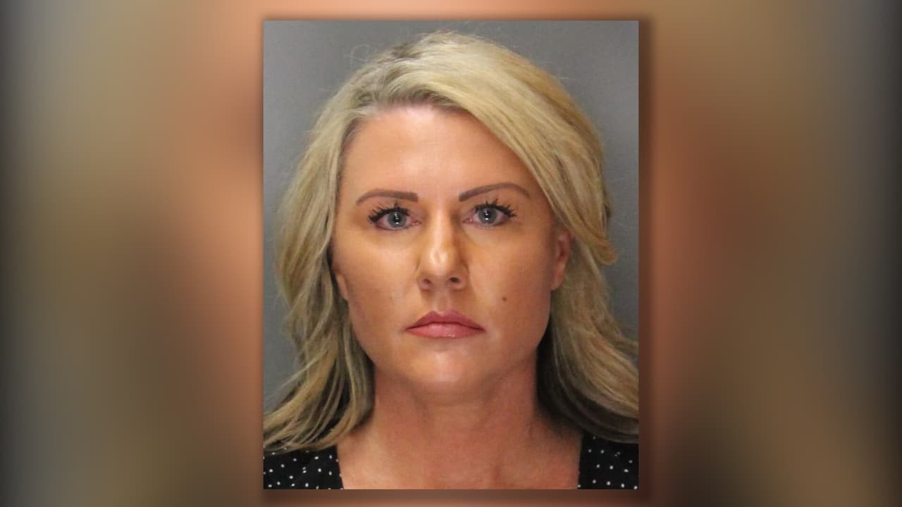 Arrestan a oficial del alguacil de Sacramento bajo sospecha de tener relaciones sexuales con un menor