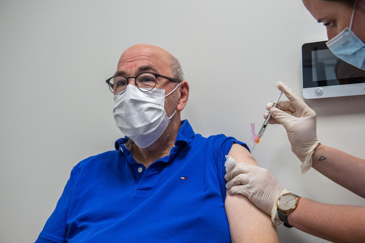 Expertas del sur de Florida explican la efectividad de combinar vacunas contra el coronavirus