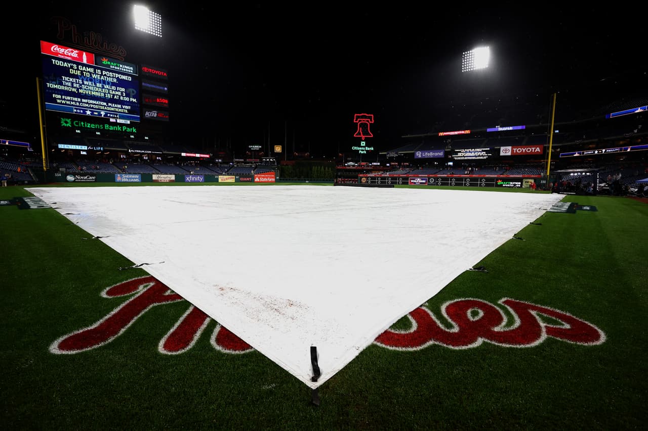 El tercer partido de la Serie Mundial se suspende por la lluvia: Astros vs. Phillies se jugará el martes 