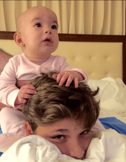 También le ha heredado su gran corazón, y el amor por sus hermanas.