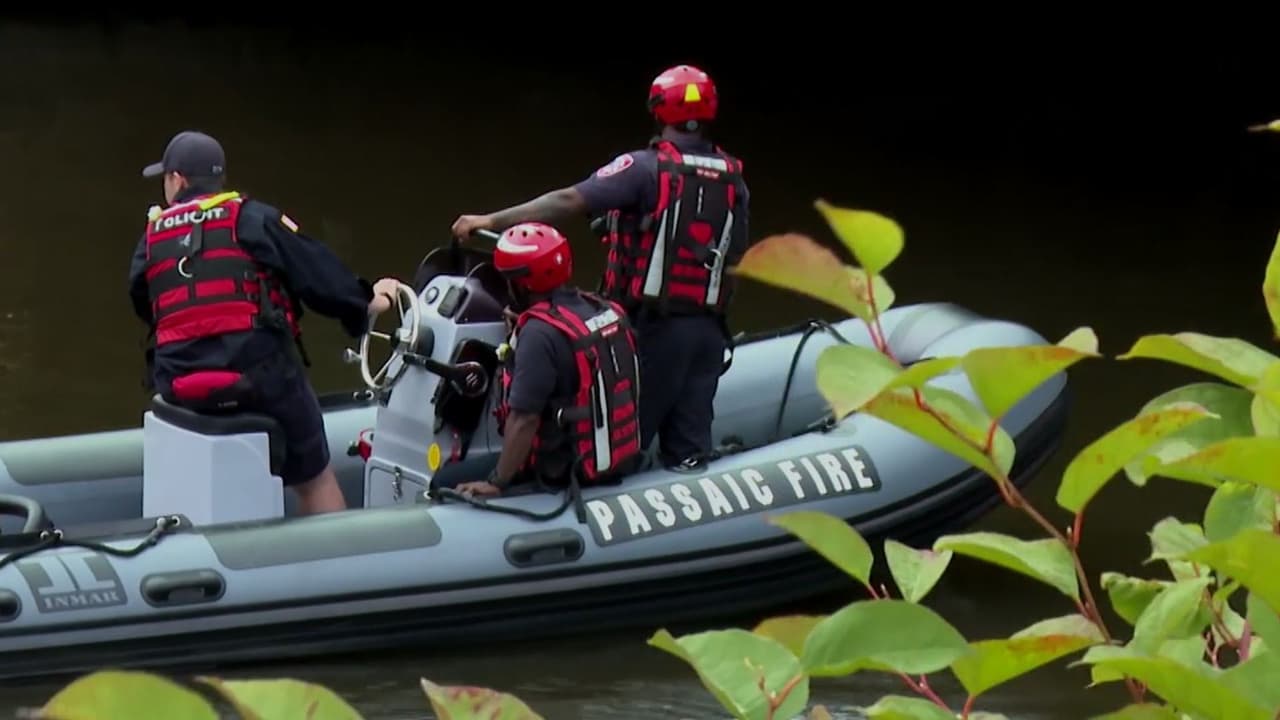 Drones, buzos y helicópteros: así buscan a la niña que sigue desaparecida tras caer al río Passaic