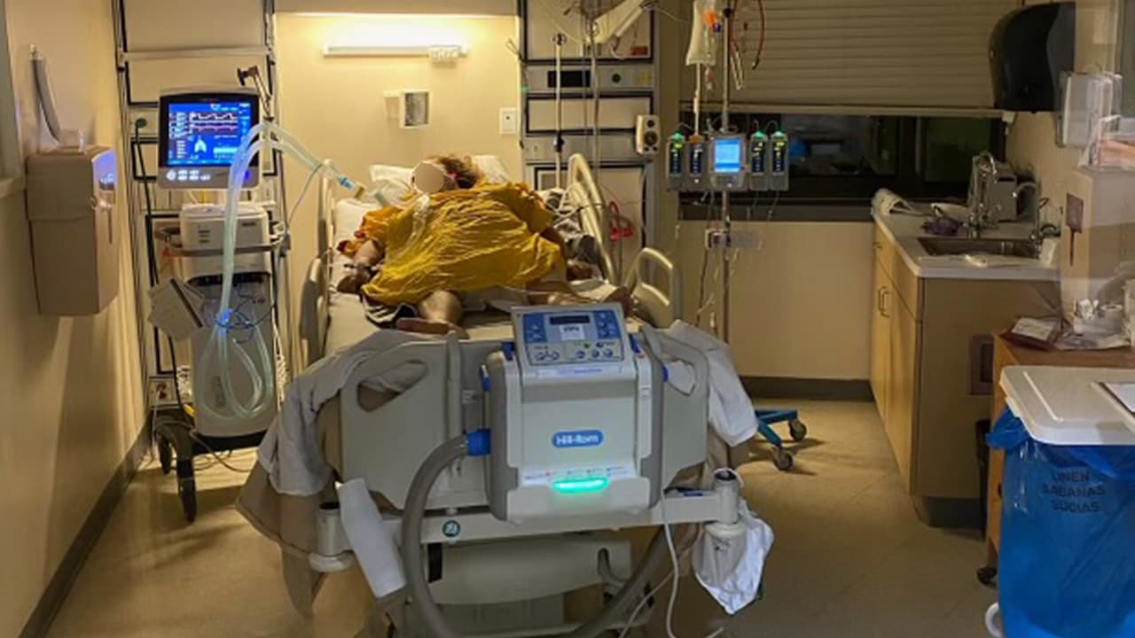 Después de 50 días hospitalizada, fue dada de alta este mes de agosto y sus familiares le prepararon una sorpresa.