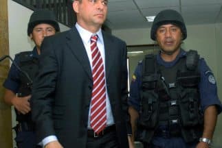 Salvatore Mancuso, ex jefe paramiitar de Colombia, reveló que un grupo venezolano los buscó para derrocar al presidente Hugo Chávez.