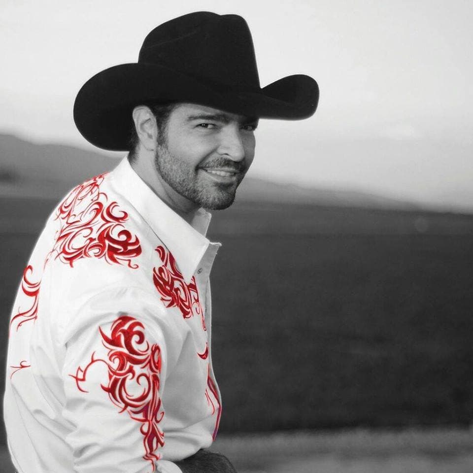 Aquí el Pablo actual, un hombre maduro, padre de familia que a sus 43 años se mantiene lozano.