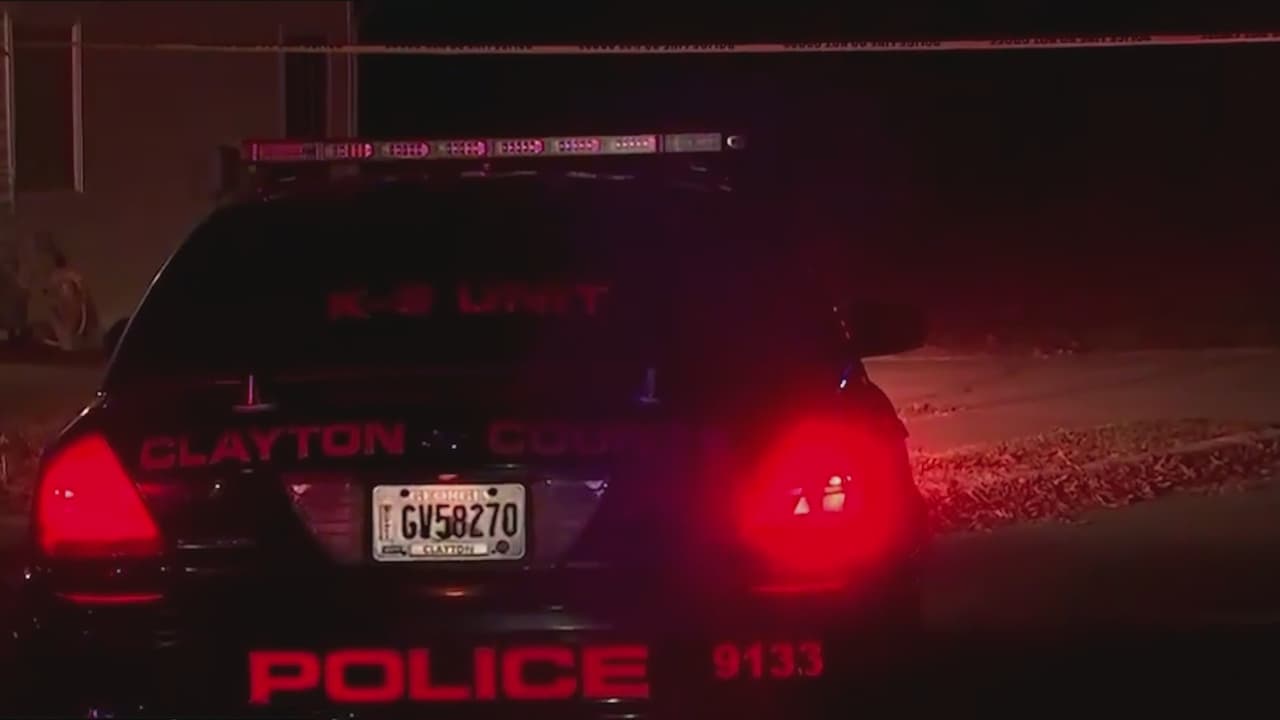 Cuatro muertes en suceso de violencia doméstica en el condado Clayton: dos mujeres, un policía y un hombre