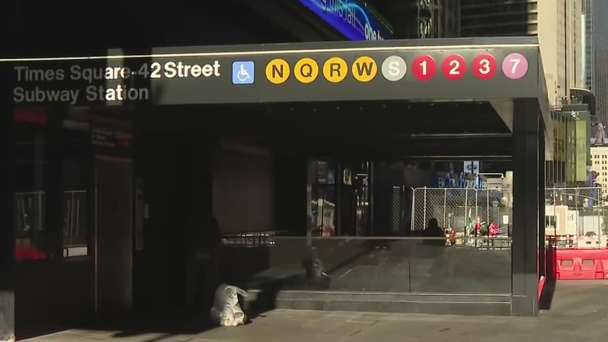 Hombre sufre quemaduras en una estación del metro en Manhattan