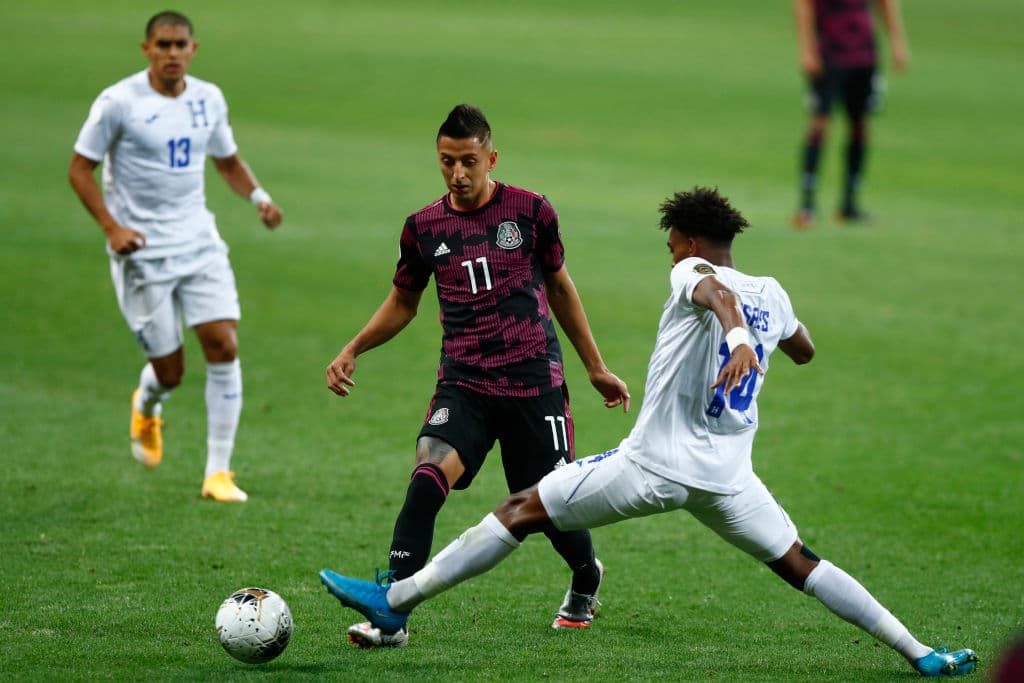 México tiene que venir de atrás para empatar el partido, mandar el juego al alargue y terminar ganado el título en la tanda de penaltis. José Juan Macías fue el encargado de empatar el partido al minuto 80.