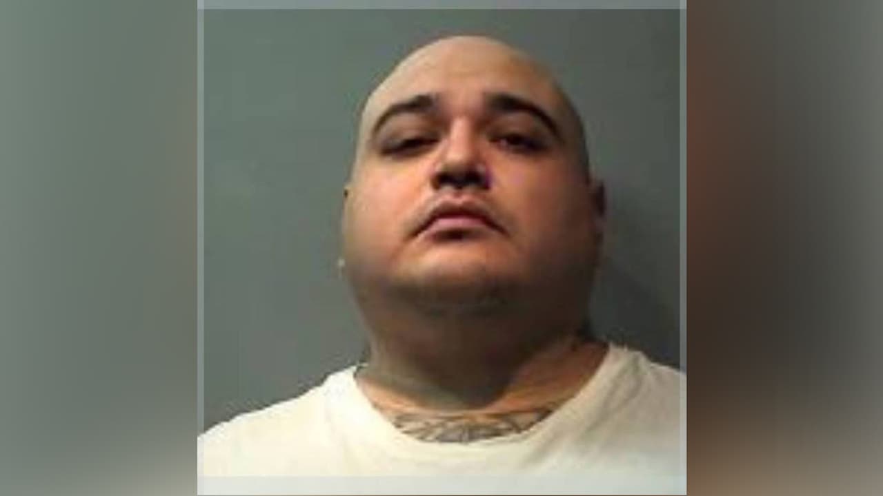 Logran arrestar a fugitivo señalado de abuso sexual infantil tras publicar su foto en redes sociales