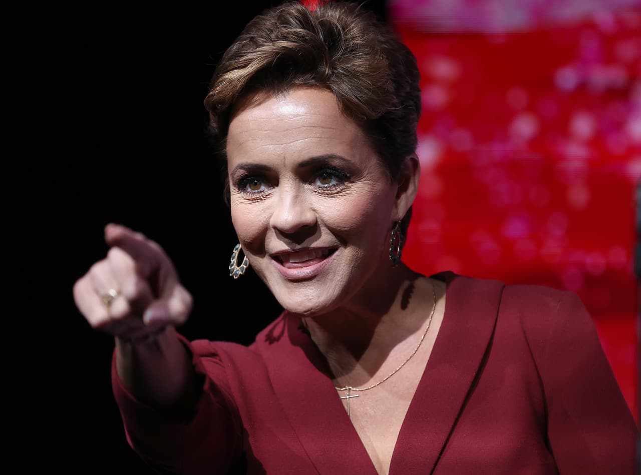 La republicana Kari Lake presenta demanda contra los funcionarios electorales de Maricopa