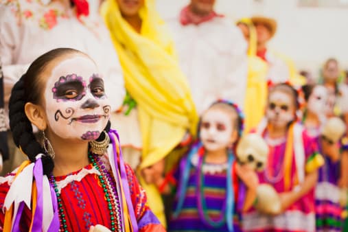 Allí, se espera la presentación de figuras típicas mexicanas en el Día de los Muertos. El 2 de noviembre, se llevará a cabo el
<i>Celebrating Life 5K Run-Walk (Celebra la vida en un 5K, Córrelo o Camínalo). </i>