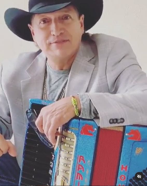 Durante la conferencia, Ramiro Delgado dijo desconocer qué decisión tomaría su hijo tras su salida del grupo y los conflictos que tenía con la agrupación: "Mi hijo Ramiro está ahí, es un trabajo como cualquiera, entonces él está haciendo su trabajo. Tengo entendido que le hicieron un contrato de trabajo, yo creo que lo está cumpliendo nada más. No sé hasta dónde va a estar, ya depende de él”.
<br>