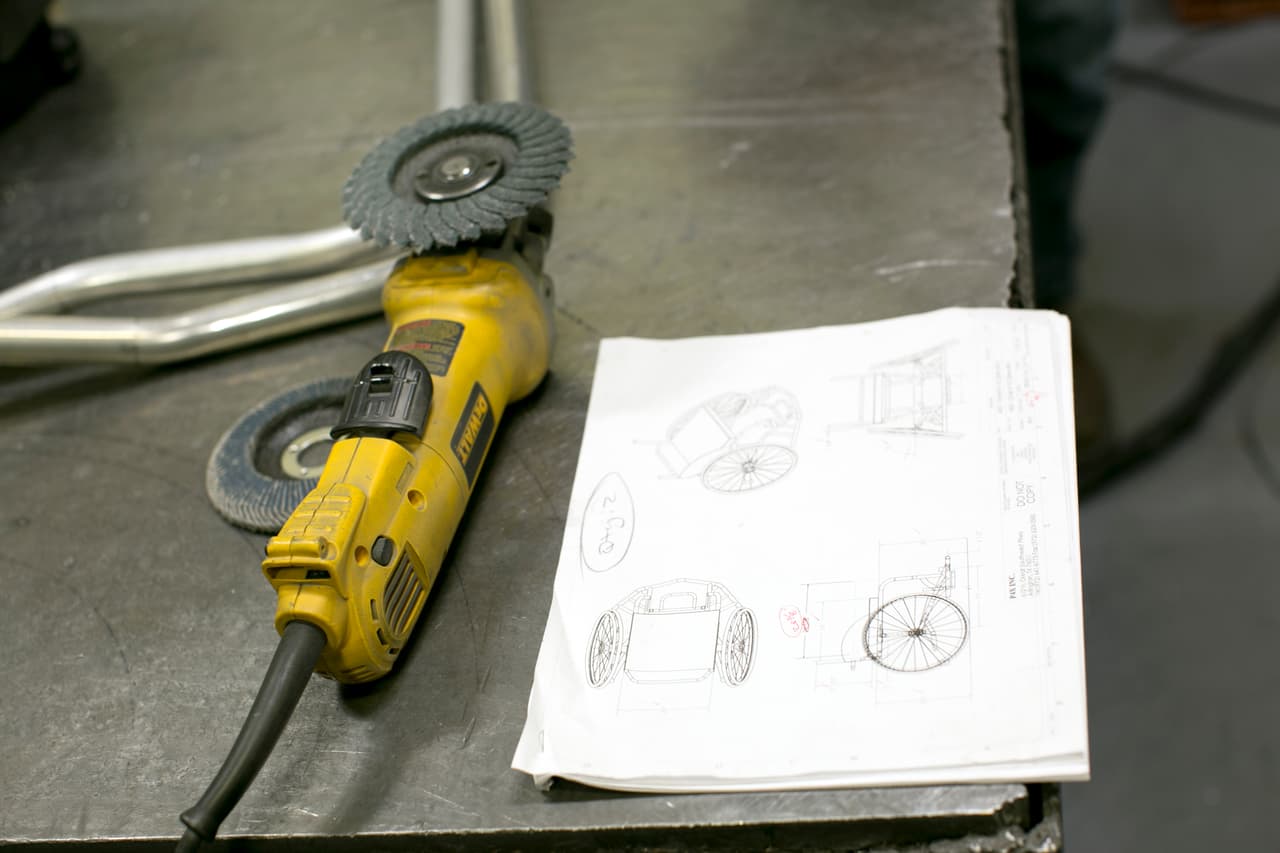 Fundada por un exalumno de UT Arlington, la empresa Per4max vende sillas de ruedas atléticas personalizadas.