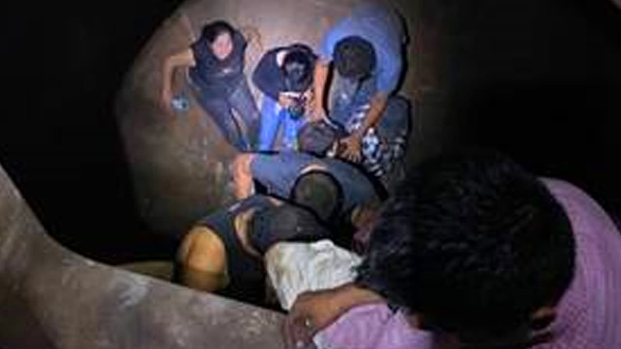 Hallan a 21 personas ocultas en la tolva de granos de un tren cerca de la frontera de Texas y México