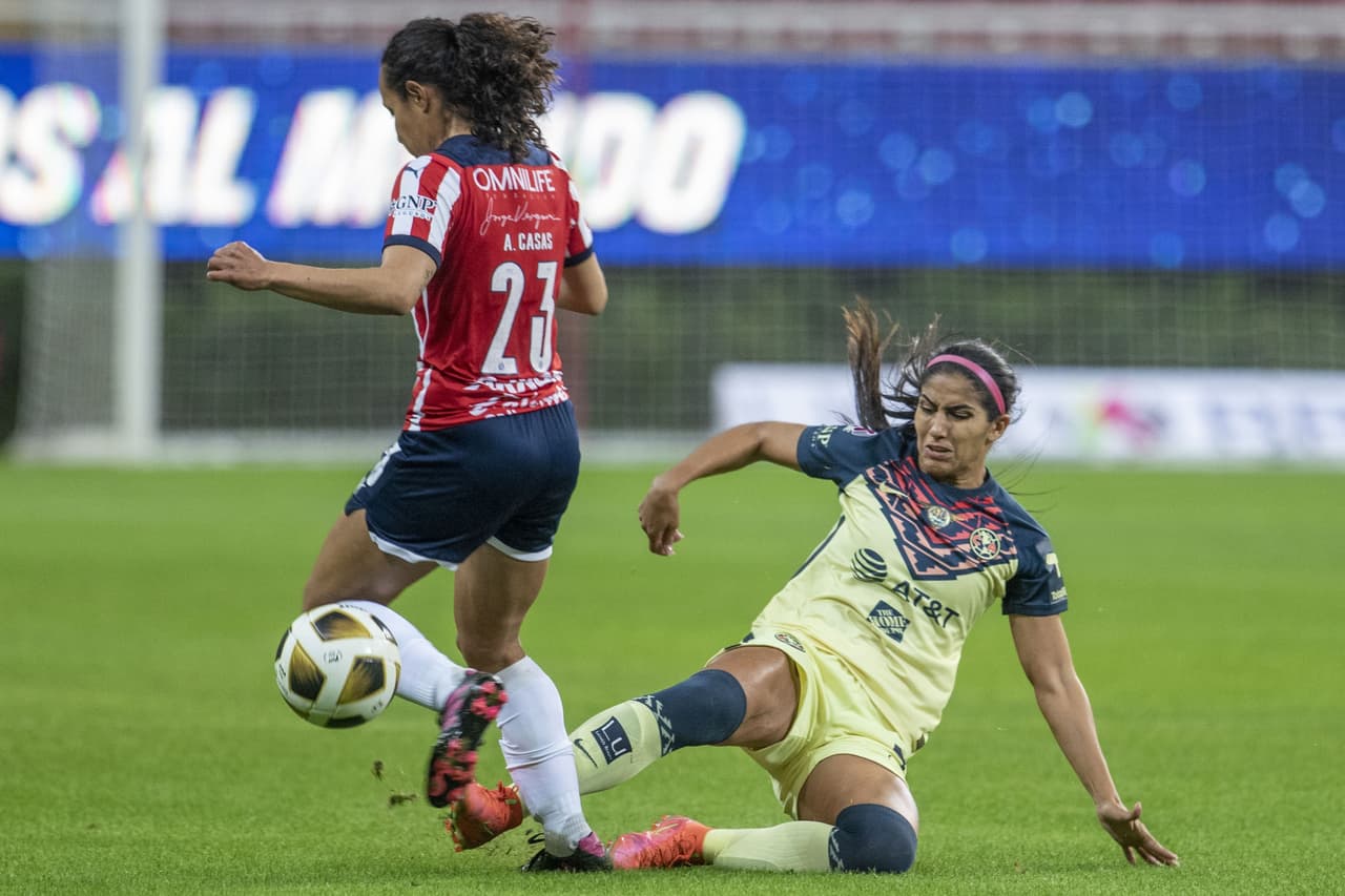 Chivas necesitaba ganar para avanar a las Semifinales, pero no pudo generar opciones claras en el marco del América.