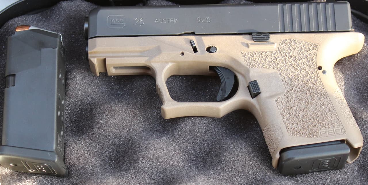 Al menos un arma y dinero en efectivo también fueron parte de los decomisos realizados durante el operativo. Las autoridades piden la ayuda de testigos o víctimas para determinar la magnitud de las operaciones criminales en el Valle de San Fernando.