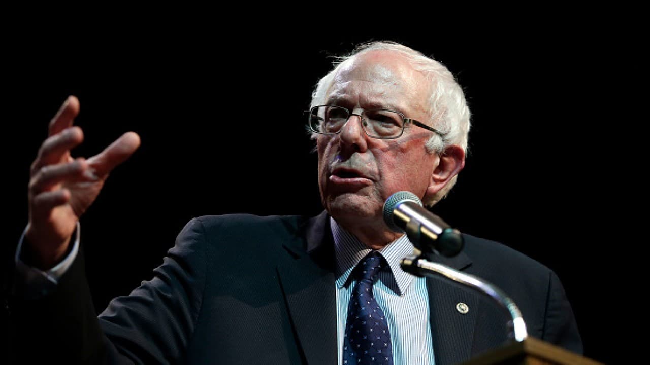 Entrevista: Bernie Sanders confía en que está solucionando su "problema latino"