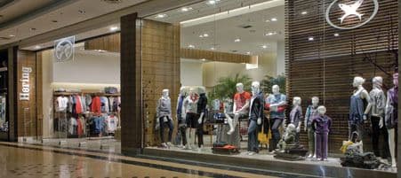 13. HERING. Con 261 millones de dólares como valor estimado, se posiciona esta línea de tiendas departamentales de Brasil. (Imagen tomada de Twitter).