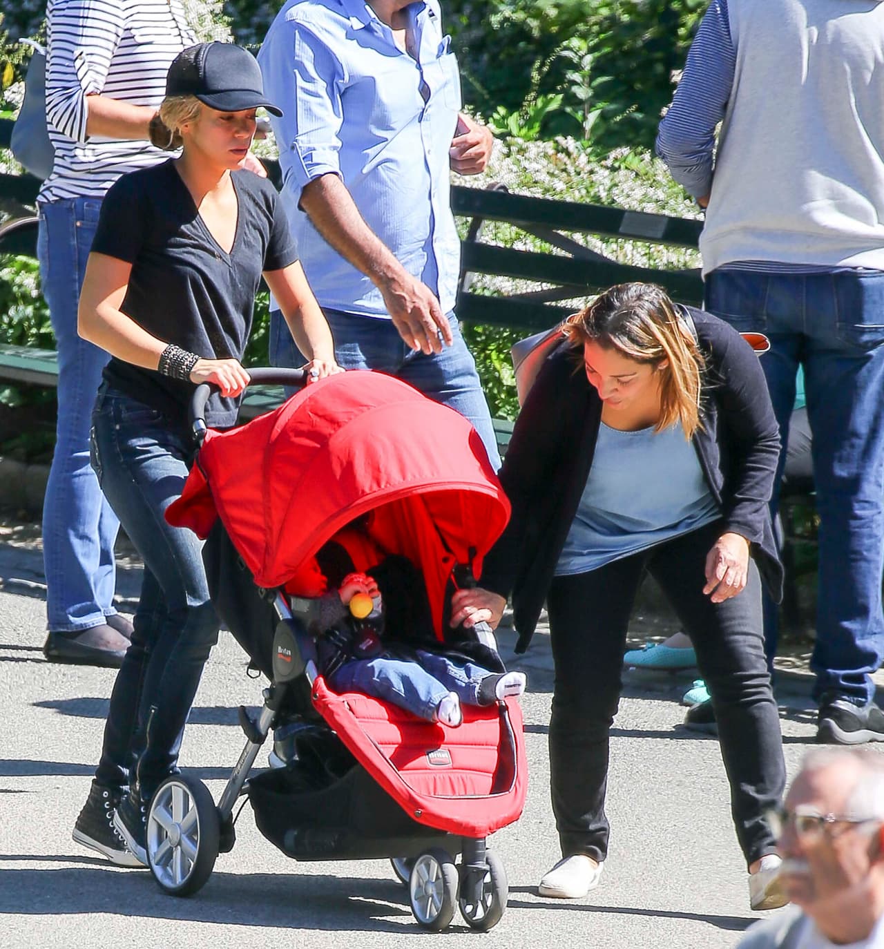 La colombiana paseaba a Sasha por Central Park.