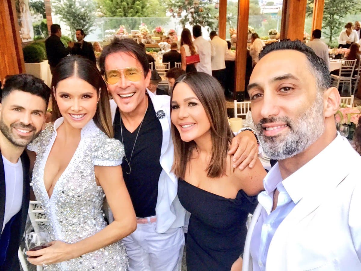 Personalidades del mundo de la farándula también acudieron a esta celebración, en donde su amigo, el conductor y gurú de la belleza, Jomari Goyoso, no podía faltar, además de decenas más de invitados.