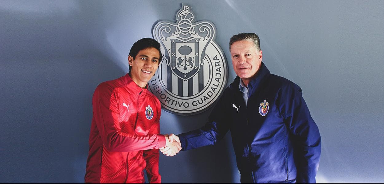 Ricardo Peláez le abre las puertas a JJ Macías hacia Europa