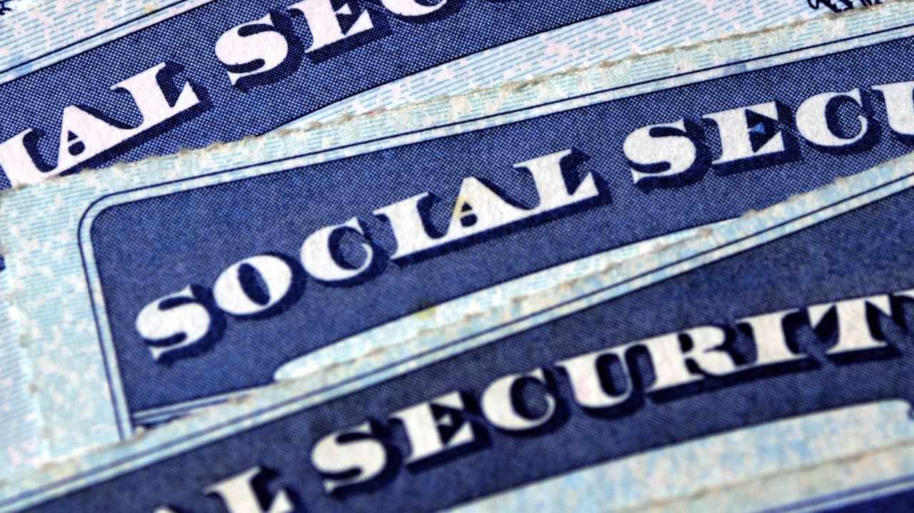 <b>"Podría decirse que de acuerdo a la legislación, que eso es afimativo, sin embargo el IRS aún no tiene esclarecido cómo se procederá ", </b>indica la portavoz del Servicio. El viernes, 
<b><a href="https://www.univision.com/local/fresno-kftv/soy-indocumentado-con-itin-tengo-hijos-ciudadanos-recibire-cheque-de-estimulo-1">la agencia recaudadora de impuestos confirmó la elegibilidad de hijos ciudadanos ccon padres</a></b> que no tengan un seguro social válido.