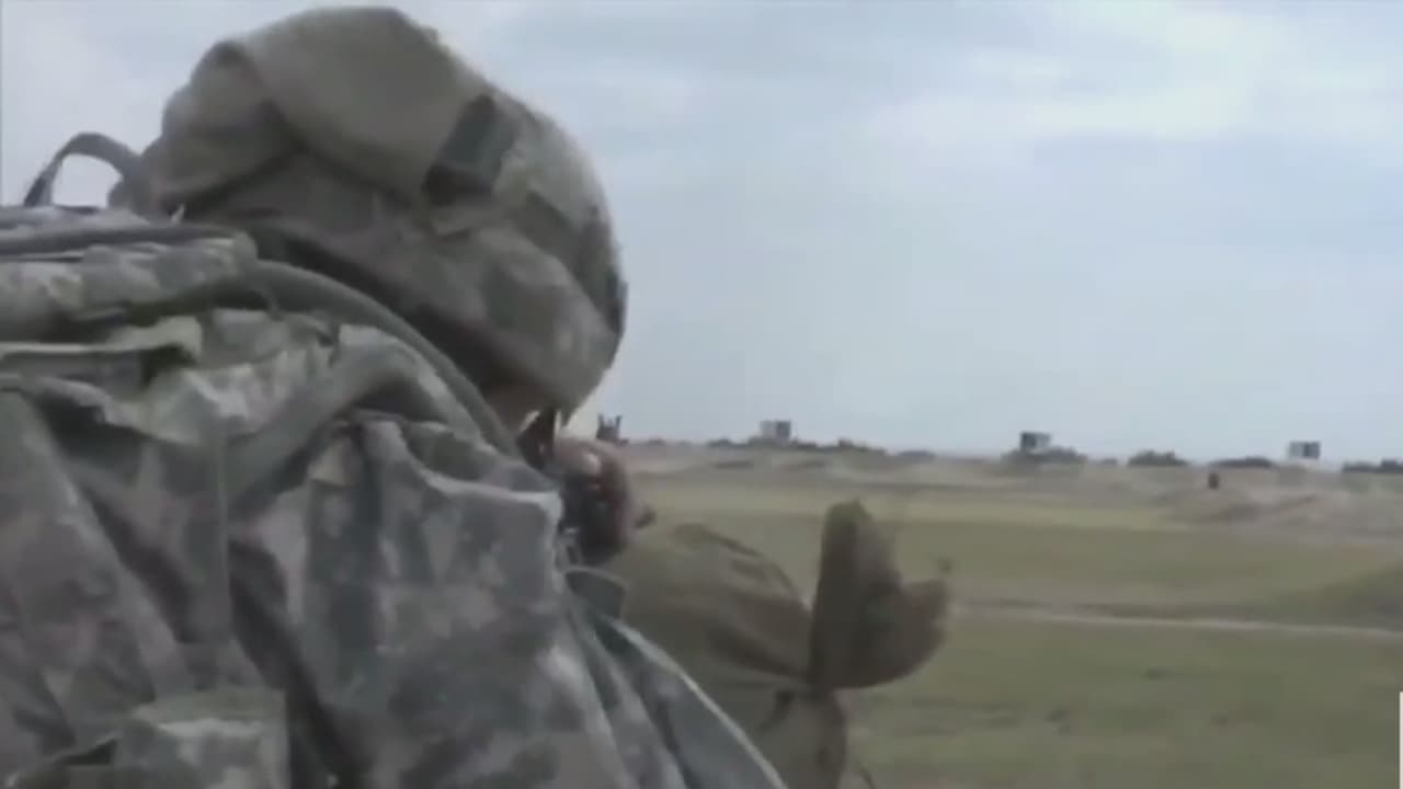 Este congresista de Texas busca eliminar ofensas contra soldados