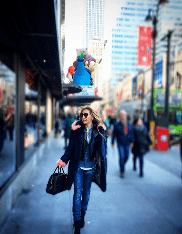 Un día cualquiera ella luce igual de radiante, puede ir espectacular en un día de compras.