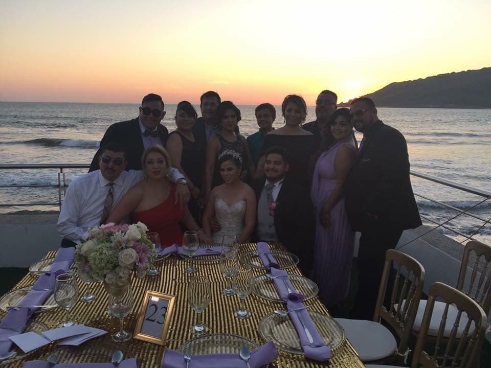 El Club Malay, a la orilla del mar, permitió tener hermosas postales de la unión.