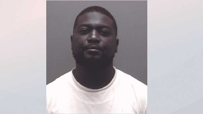 Sedrick Lamonte Rogers,
<br>2105 Shady Ln., Burlington, NC
<br>Conspiración de tráfico de cocaína
<br>Fianza: $20,000
<br>