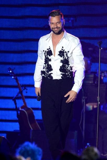 Miguel Bosé la Persona del Año en Latin GRAMMY 2013 fue homenajeado por los grandes de la música. Santiago Cruz, Alex Cuba, Gianmarco, Natalia Lafourcade, Pablo Alborán, Juan Campodónico, Jesse & Joy, Juanes, Illya Kuryaki, Ricky Martin, Laura Pausini, Draco Rosa, Alejandro Sanz, Ximena Sariñana, Julieta Venegas y Carlos Vives, honraron a Bosé.
