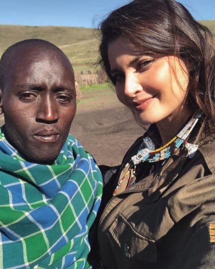 Delgado se encuentra acompañada de su novio el conductor de noticias Jorge Ramos, pues aunque no han compartido fotos juntos, el presentador también ha compartido parte de su viaje en África.