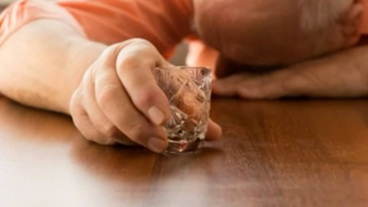 Las fiestas incrementan el riesgo de caer en adicciones: te decimos dónde encontrar ayuda en Arizona