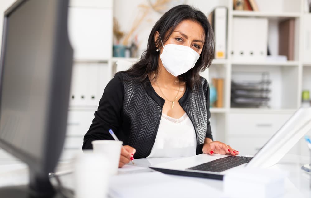 <b>SIGNOS DE AGUA (CÁNCER, ESCORPIÓN Y PISCIS)</b>
<br>Con este tránsito del planeta del amor en el elemento tierra, estás abriéndote a algo que tú hasta ahora pensaste que no ibas a poder realizar, tanto en el amor como en el dinero como en un trabajo.
<br>