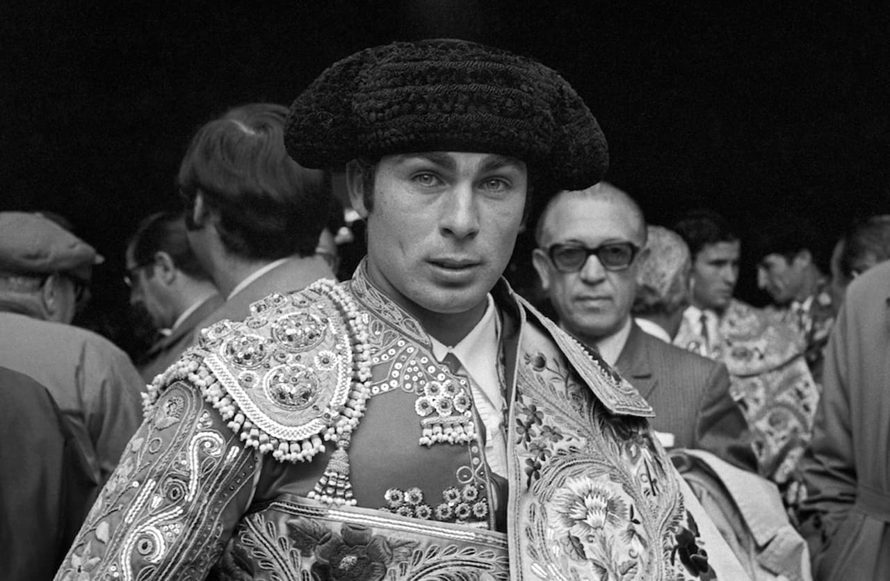 Francisco Rivera Pérez 'Paquirri'. Murió el 26 septiembre 1984 por una cornada del toro 'Avspado" en plaza de Pozoblanco (Córdoba). Tenía 36 años, tomó la alternativa como matador en la Plaza Monumental de Barcelona, el 17 de julio de 1966.