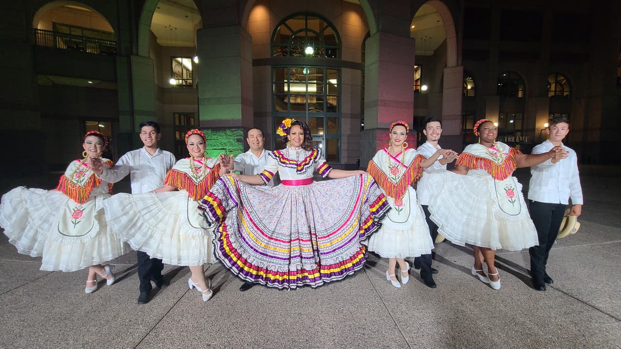 Este jueves podrás ver el programa especial a través de Univision 62 a las 10:00 pm.