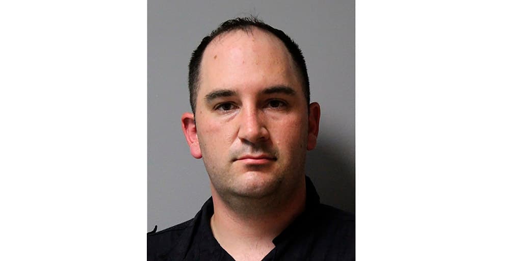 El polémico indulto que planea el gobernador Greg Abbott a un sargento condenado por asesinato