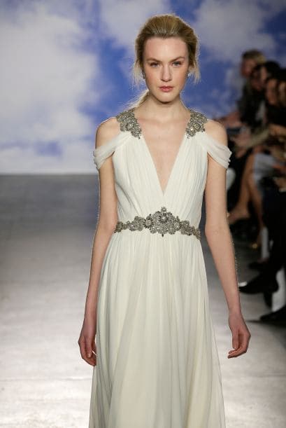 Aquí los mejores modelos del diseñador Jenny Packham.
