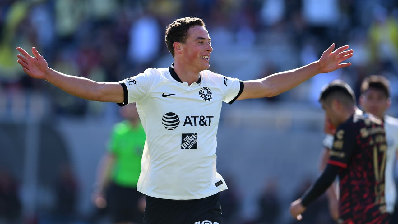 Esteban Lozano dejará al América y regresa al Sporting de Gijón