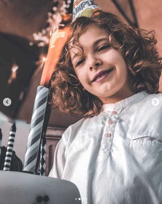 Diego Escalona recibió cariñosas felicitaciones de algunos de sus compañeros actores.