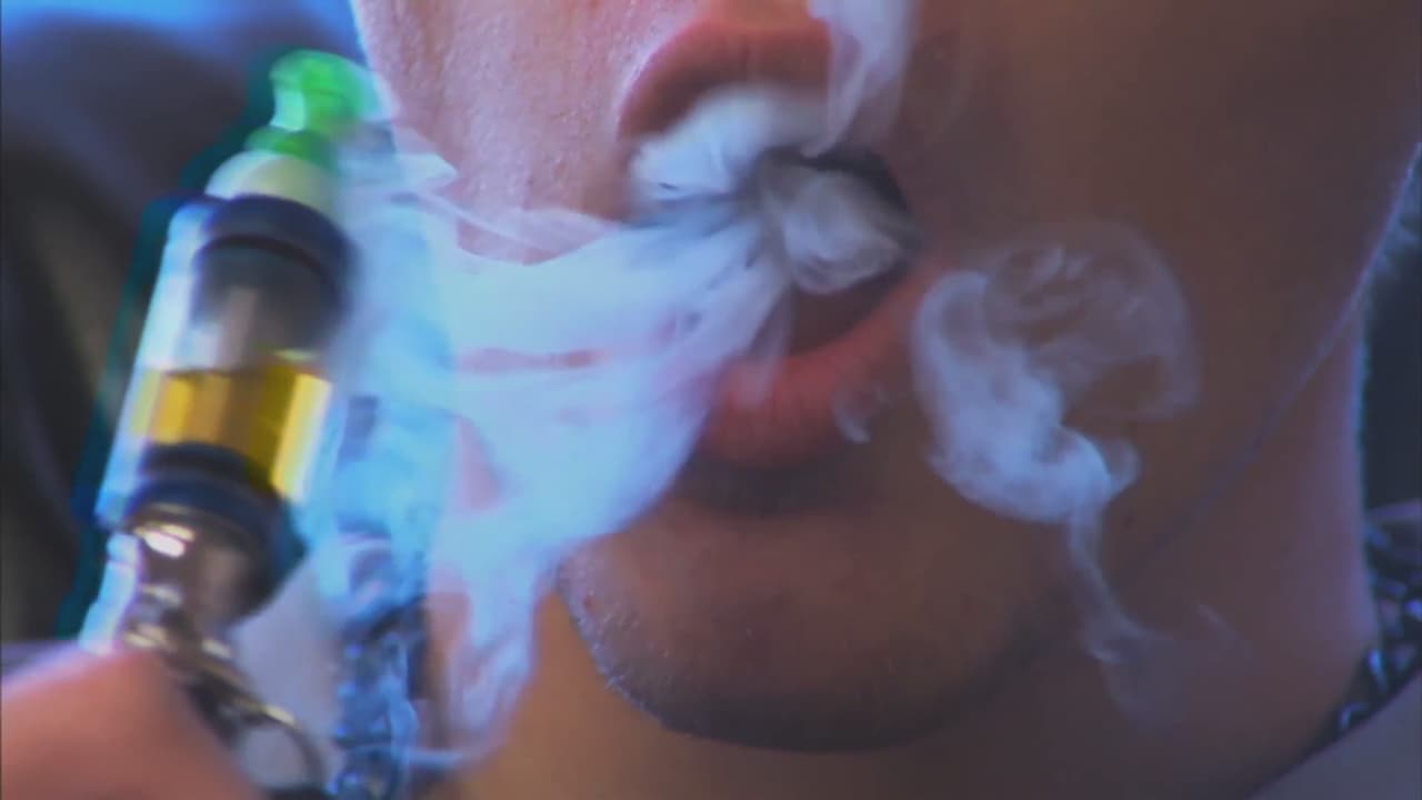 Anuncian demandas en contra de Juul y Eonsmoke