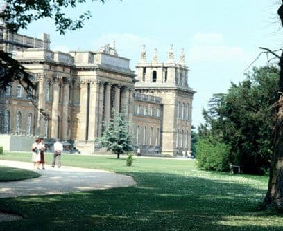 Verano activoPronto terminarán las clases y es tiempo de que busques que vas hacer en el verano. ¡Aprovecha tu tiempo! puede ser la oportunidad para prepararte para tu camino a la universidad.Puedes visitar alguna universidad, realizar una pasantía o un servicio comunitario.Más información:www.collegeboard.com